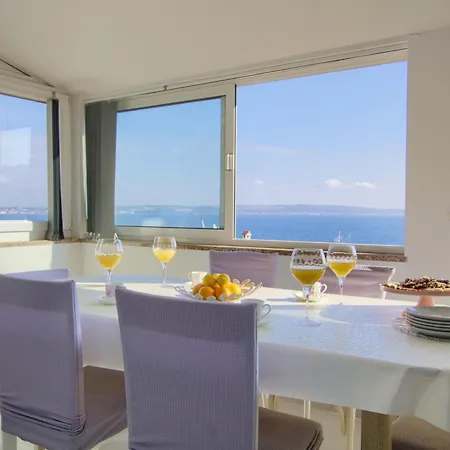 Crystal Sea Igor Apartment