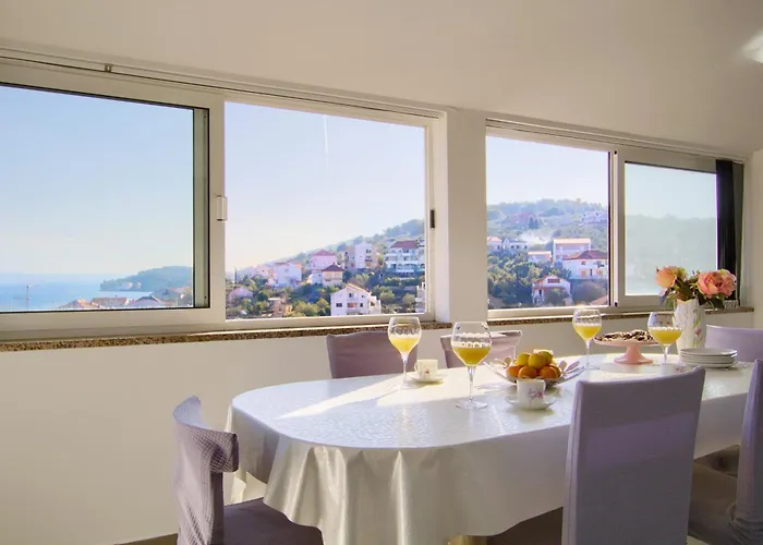 Crystal Sea Igor Apartment