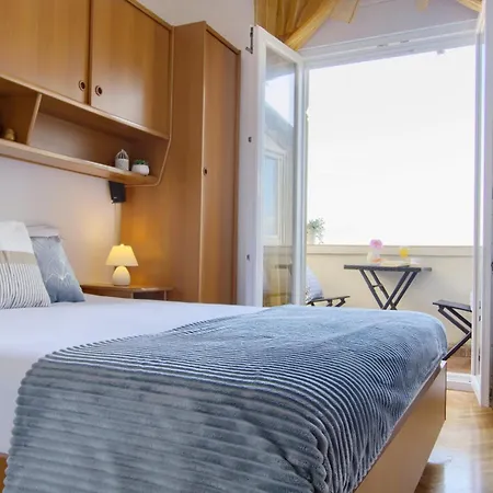 Crystal Sea Igor Apartment *